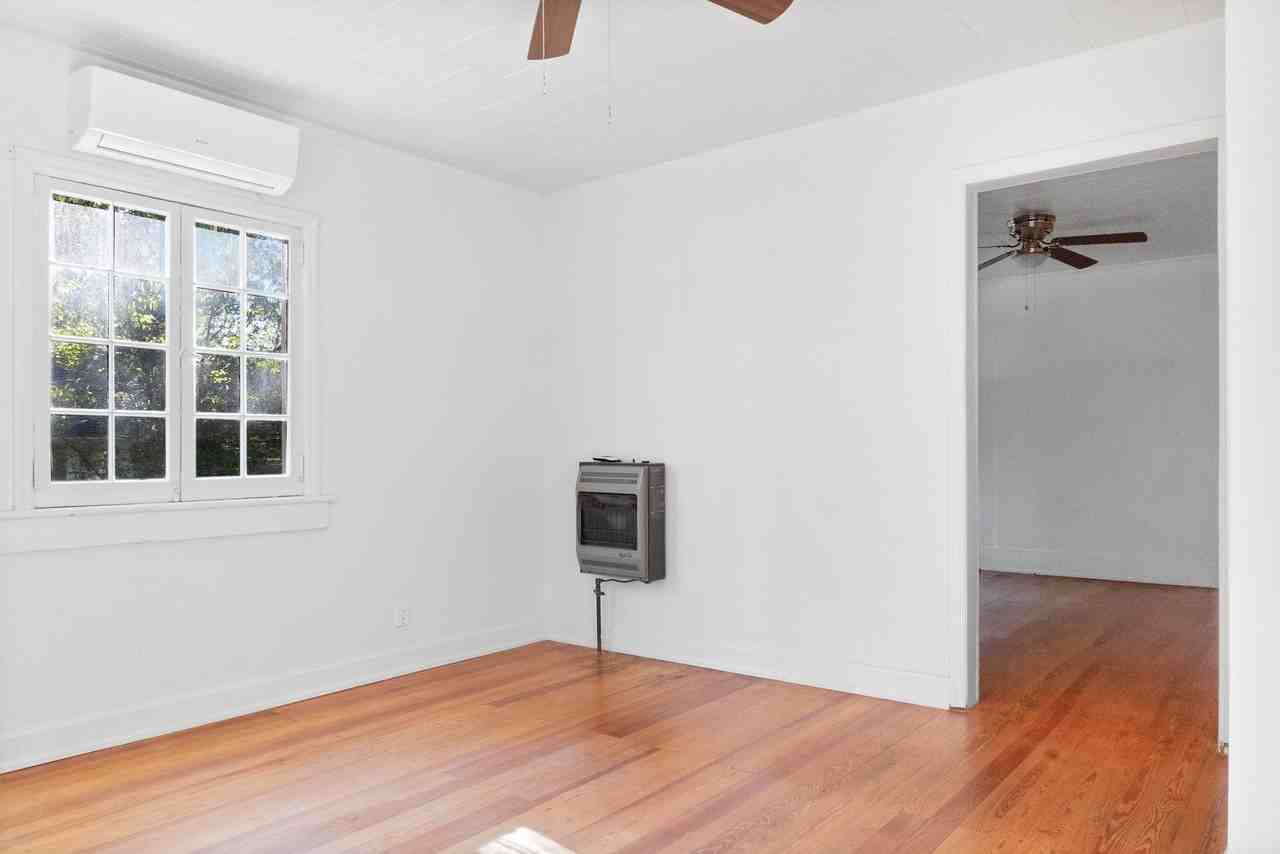 313 California Ave #A - Photo 6 of 18