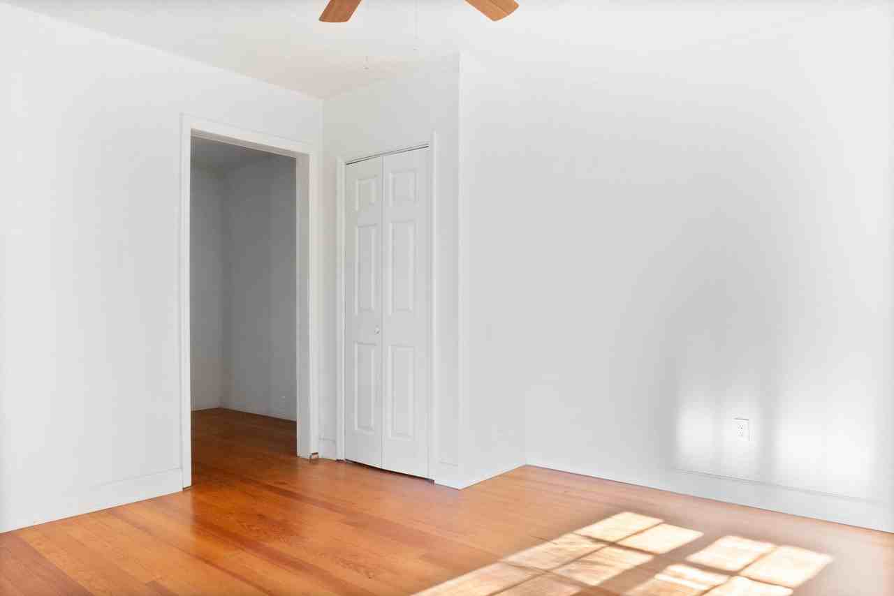 313 California Ave #A - Photo 7 of 18