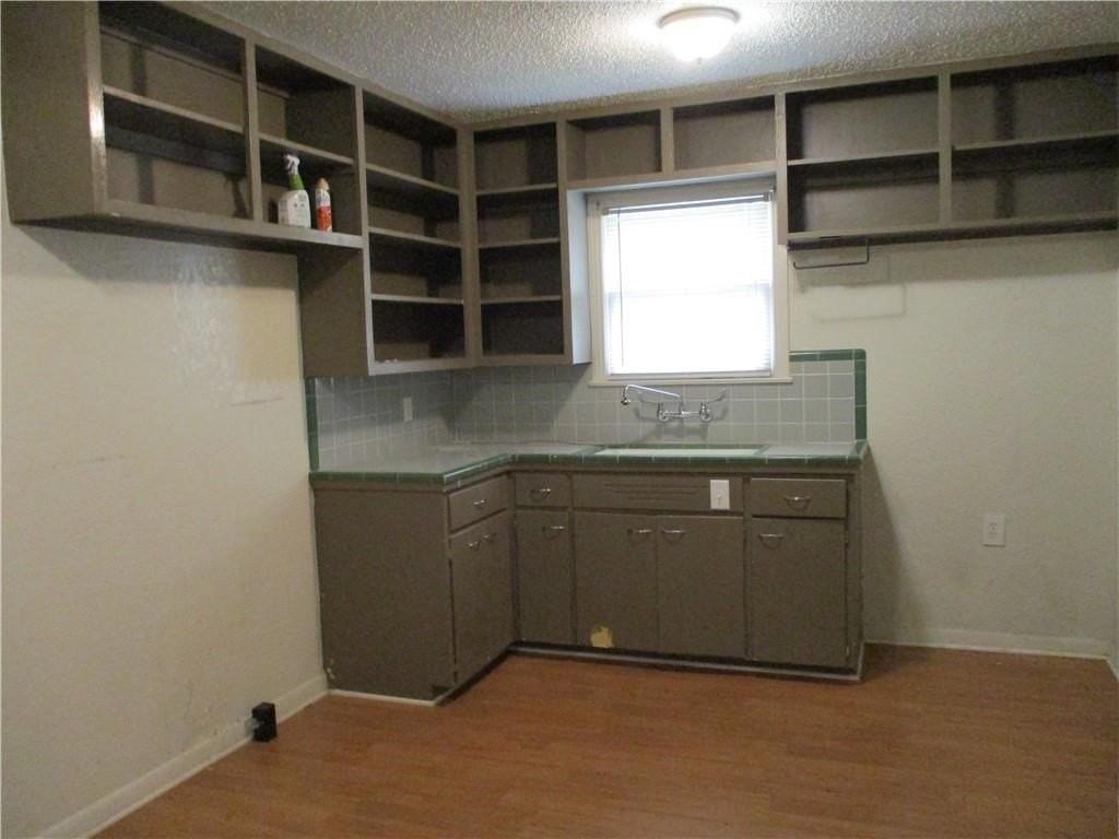 3530 S Alameda St - Photo 4 of 7