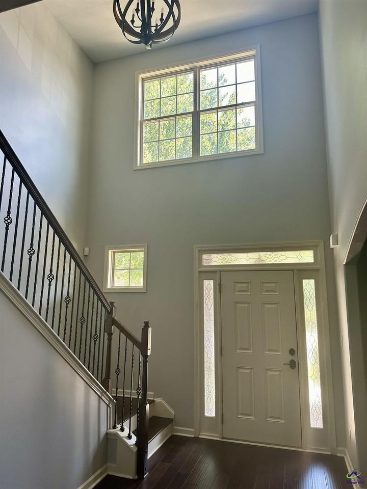 121 Hawks Tail Dr - Photo 3 of 46