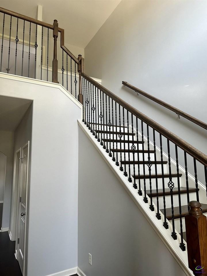 121 Hawks Tail Dr - Photo 4 of 46