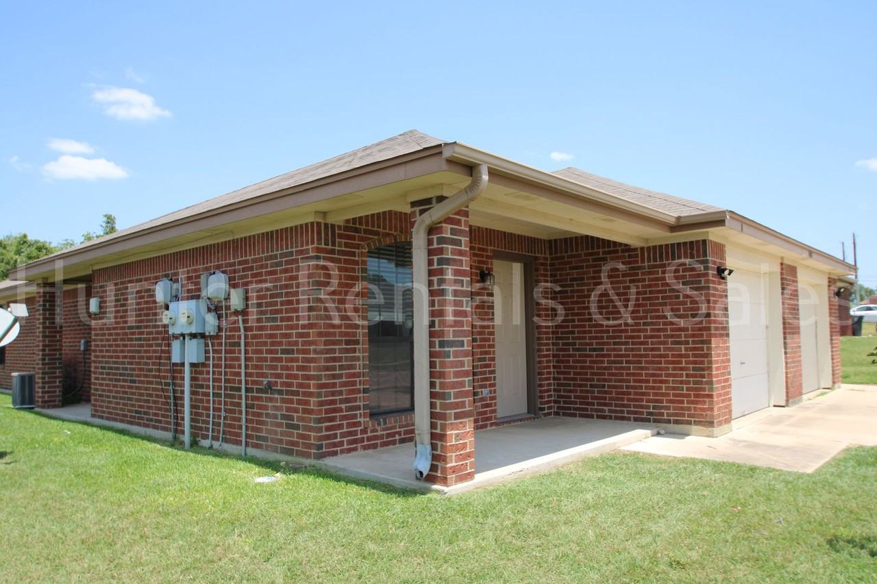 3007 Dannen Ct Unit A - Photo 2 of 27