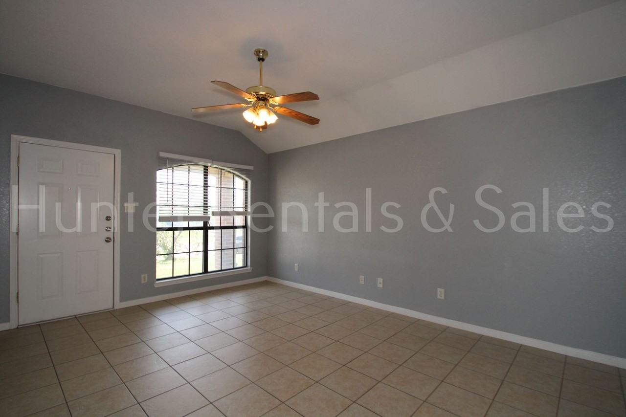 3007 Dannen Ct Unit A - Photo 5 of 27