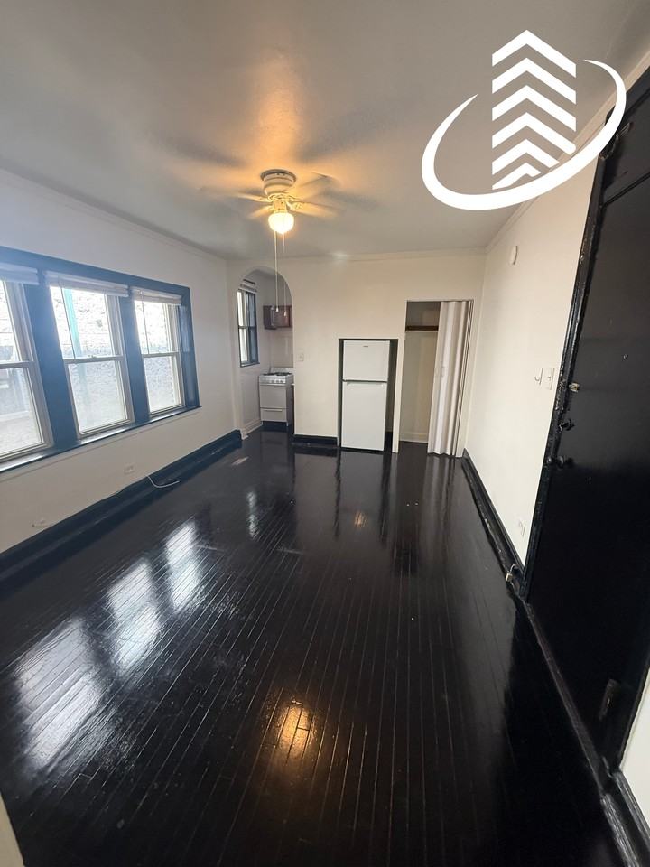834 W Fullerton Ave #23