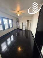 featured image of 834 W Fullerton Ave #23