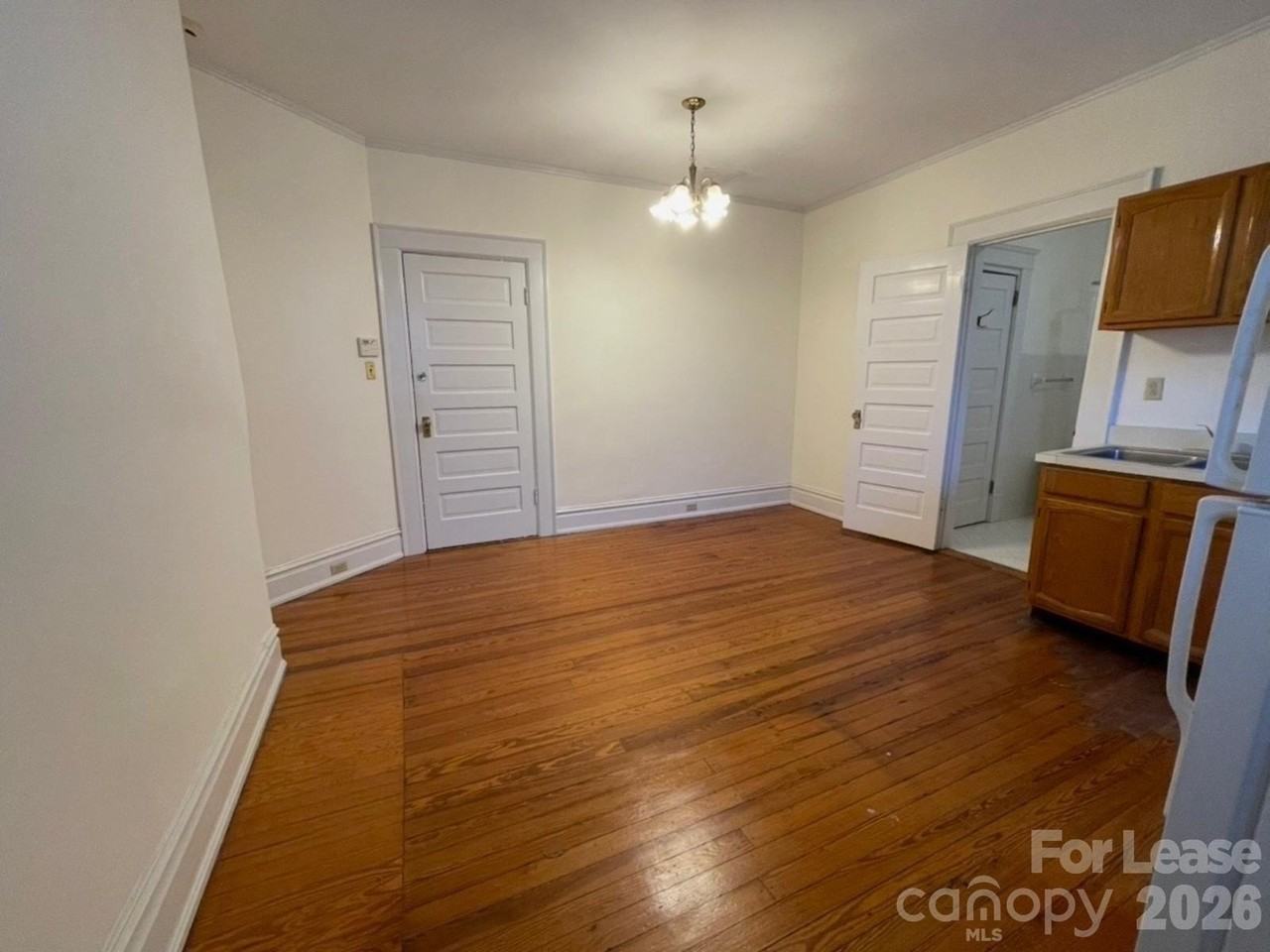 501 E Kingston Ave #E - Photo 7 of 15