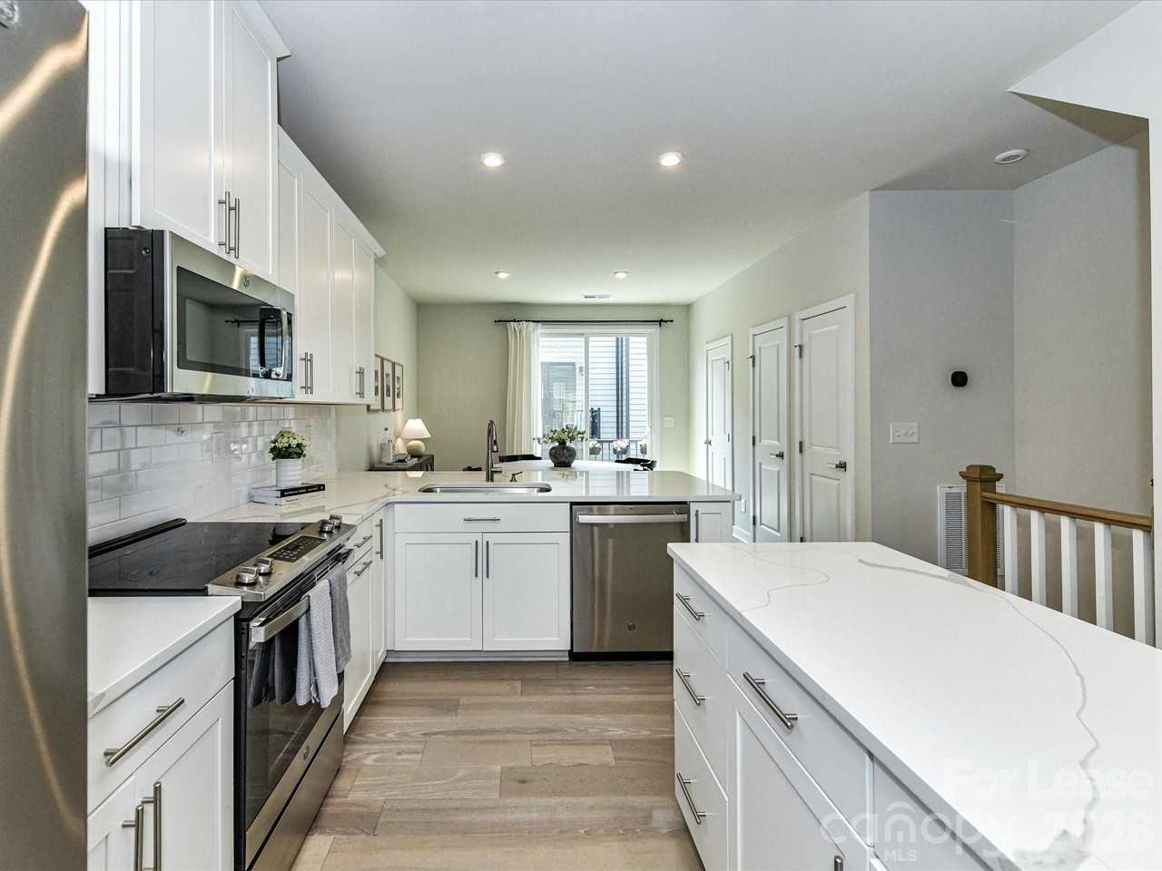 408 Tristram Ln - Photo 7 of 38