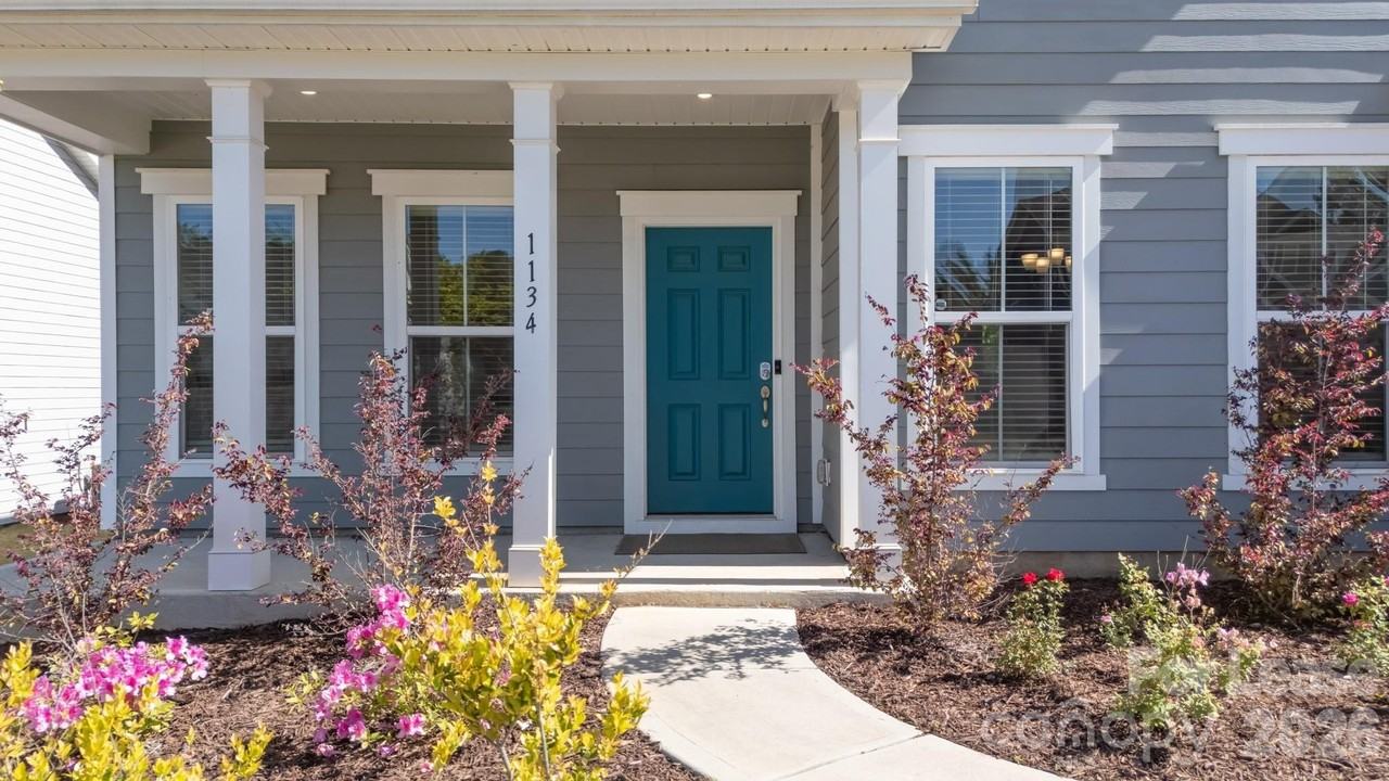 1134 Regions Blvd - Photo 2 of 44
