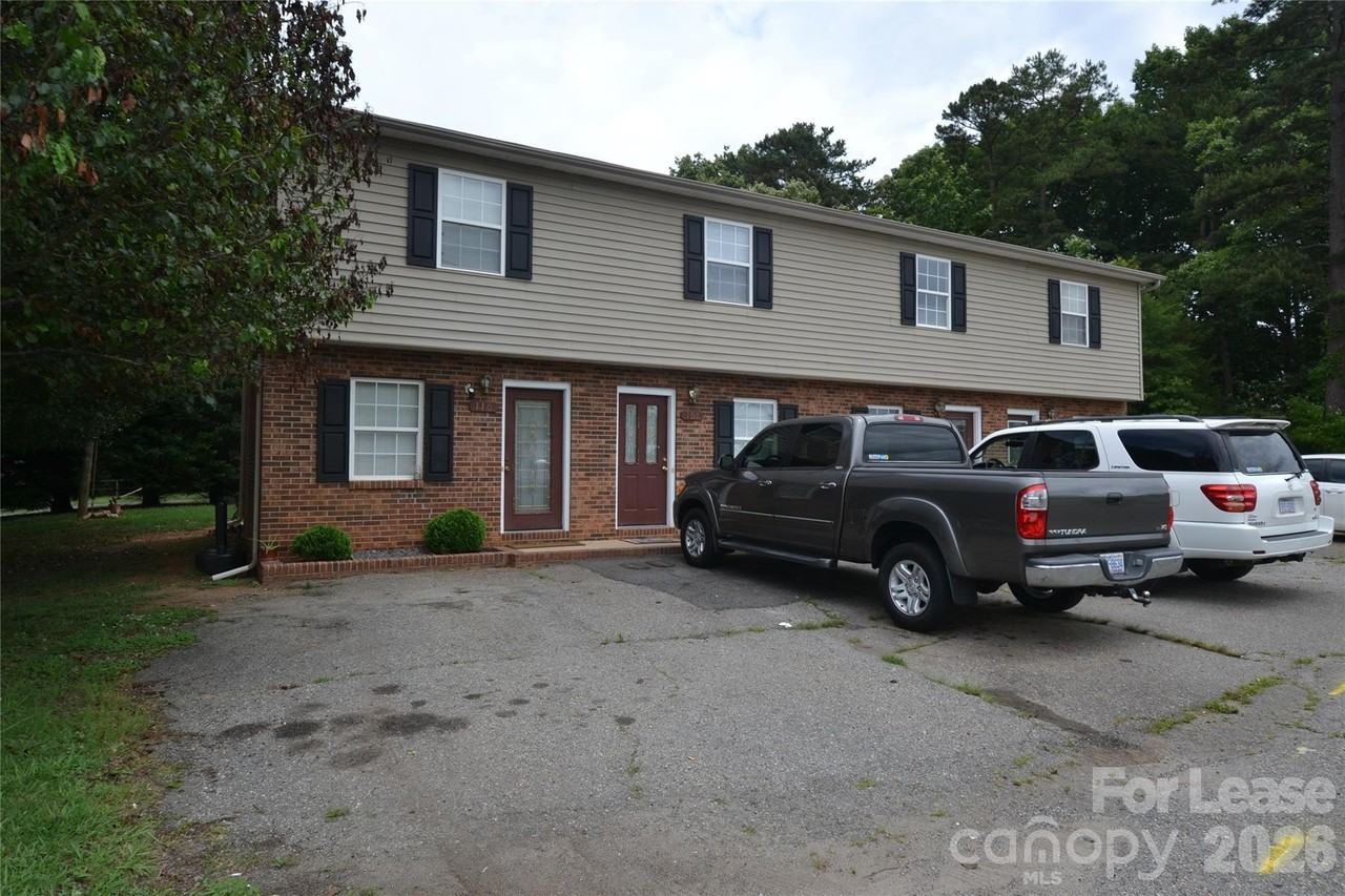 106 Durham Rd - Photo 3 of 21