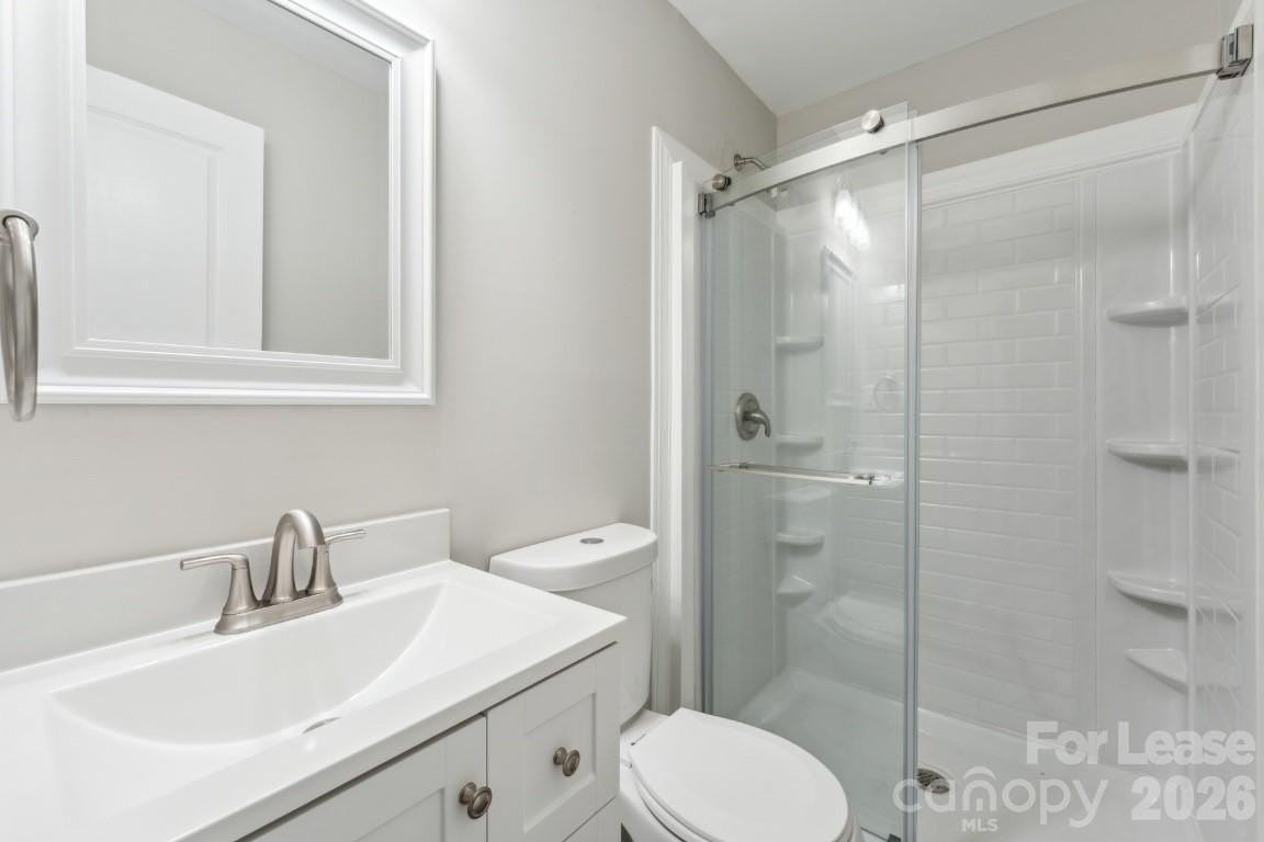 905 Clark St - Photo 7 of 14