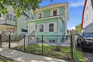 featured image of 52 4th St