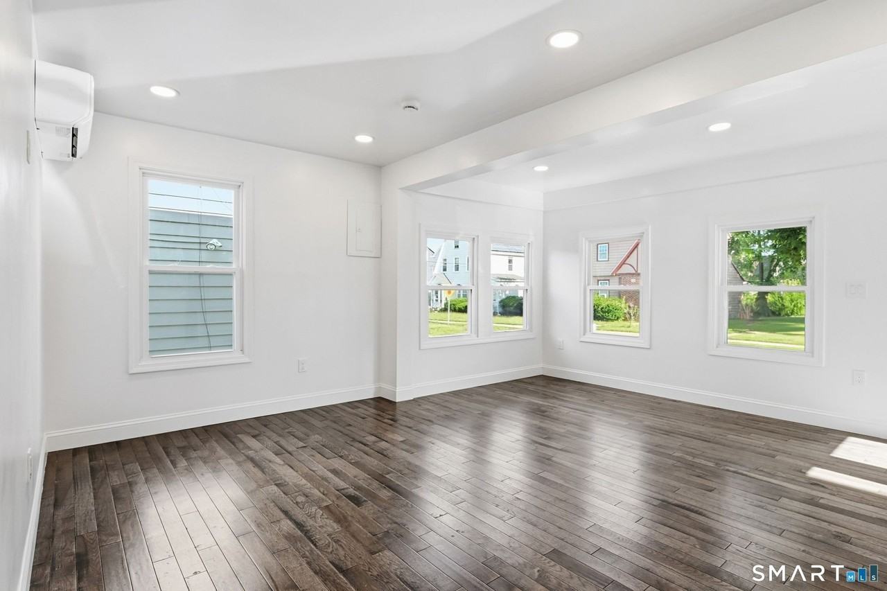 52 4th St - Photo 5 of 24