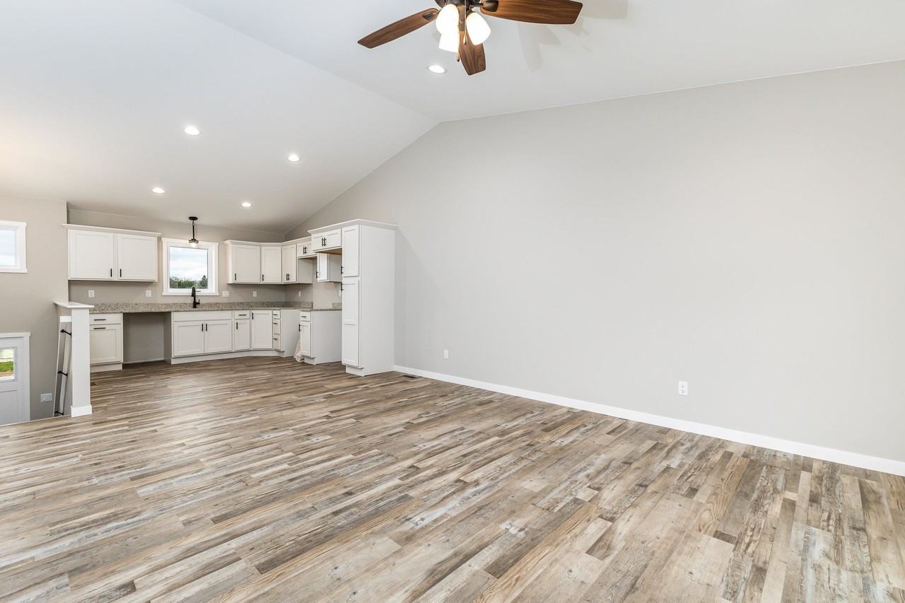 275 Bierman Rd - Photo 3 of 32