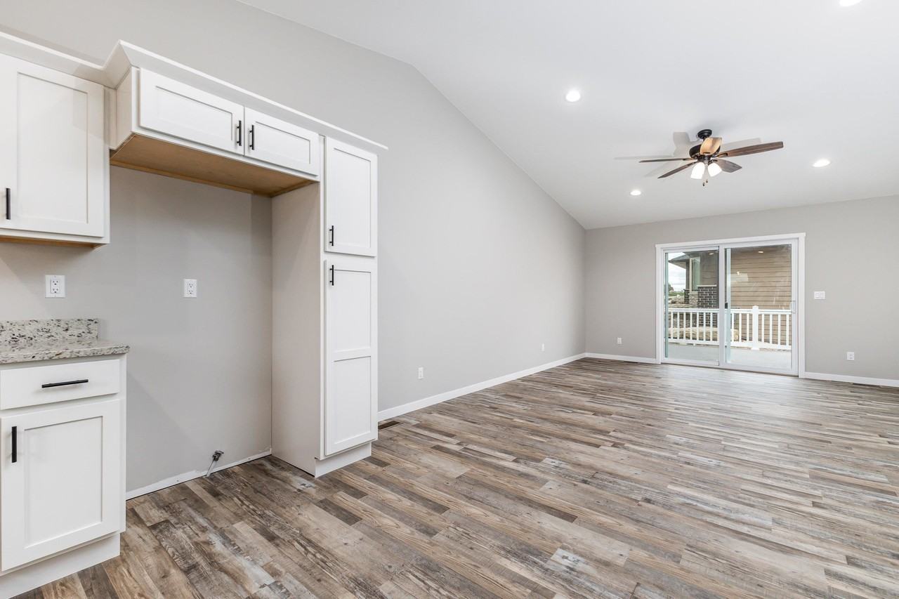 275 Bierman Rd - Photo 7 of 32