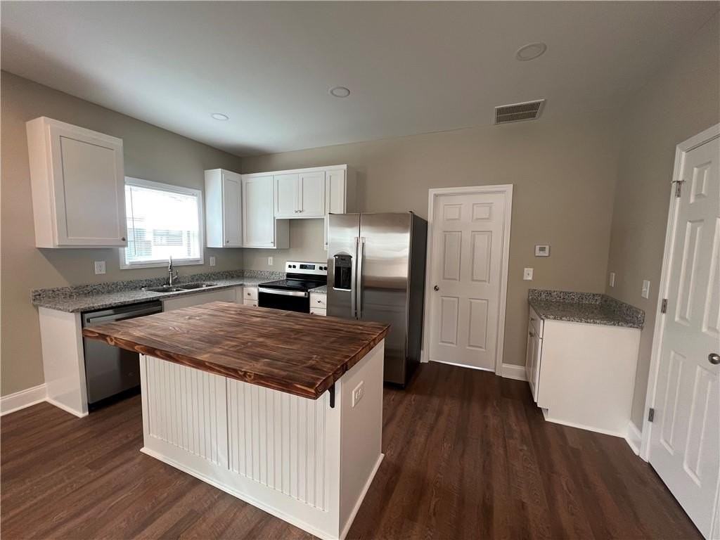 1027 Park Hill Dr - Photo 3 of 11