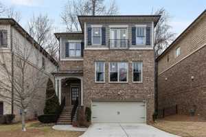 featured image of 926 Canterbury Ln Ne