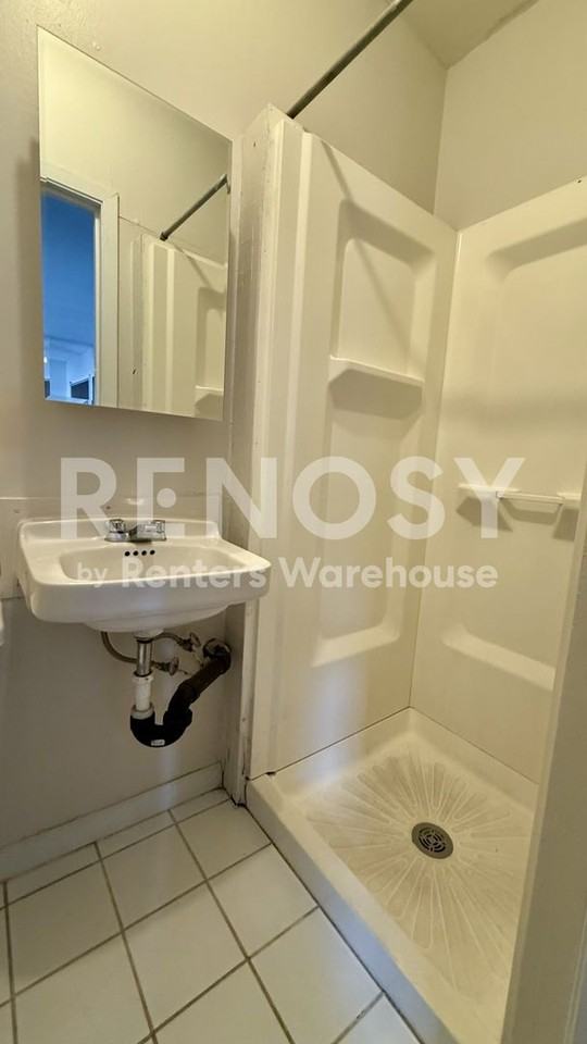 935 Sims Ave - Photo 4 of 20