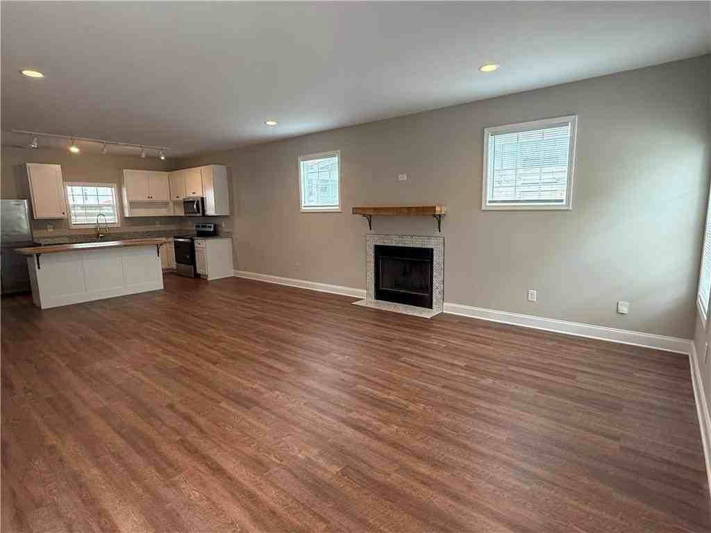 768 Grove St - Photo 3 of 16