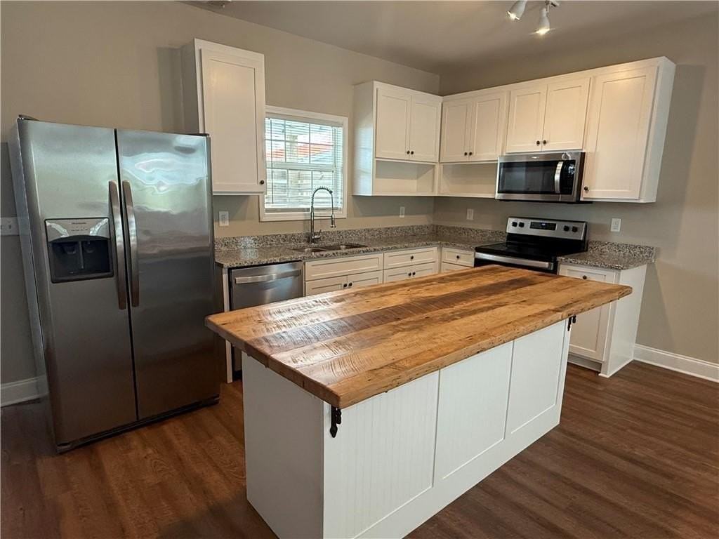 768 Grove St - Photo 6 of 16