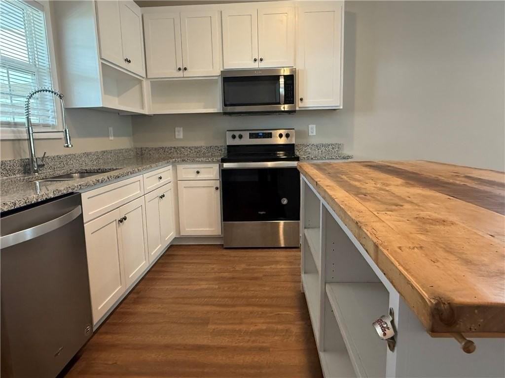 768 Grove St - Photo 7 of 16