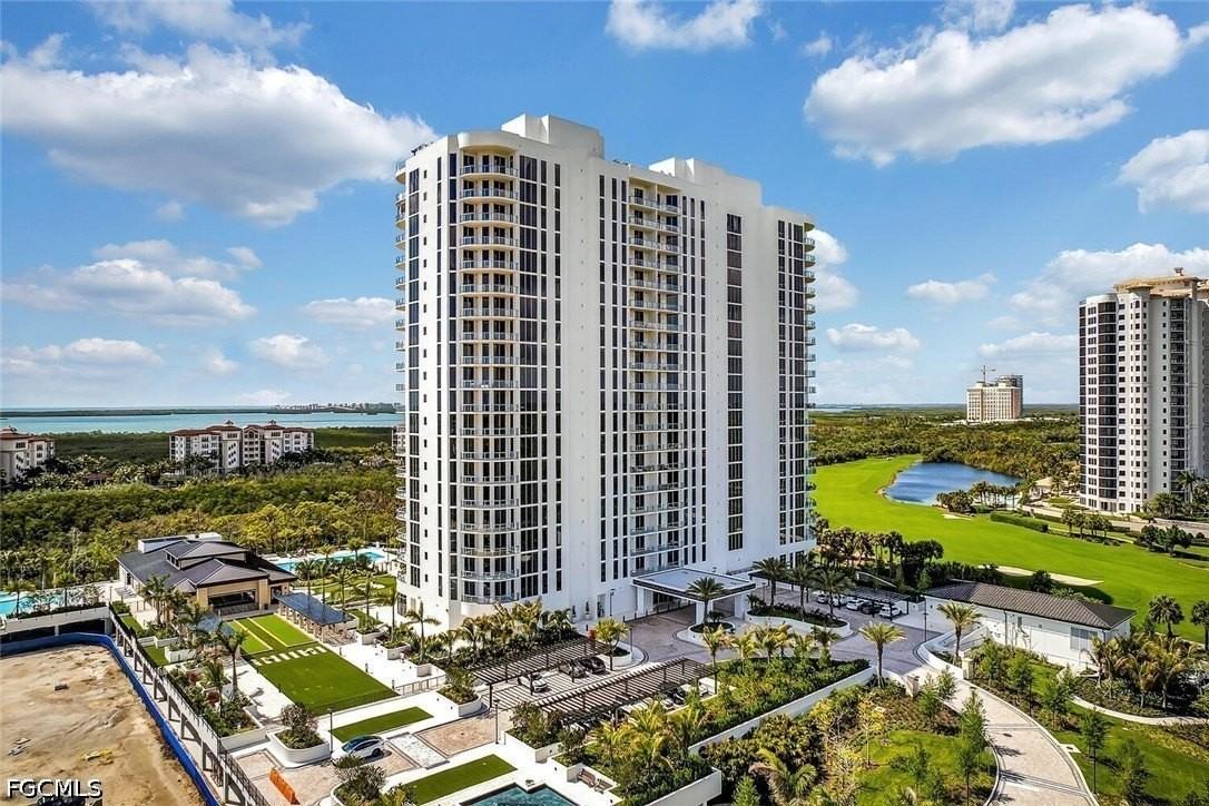 4810 Pelican Colony Blvd #304