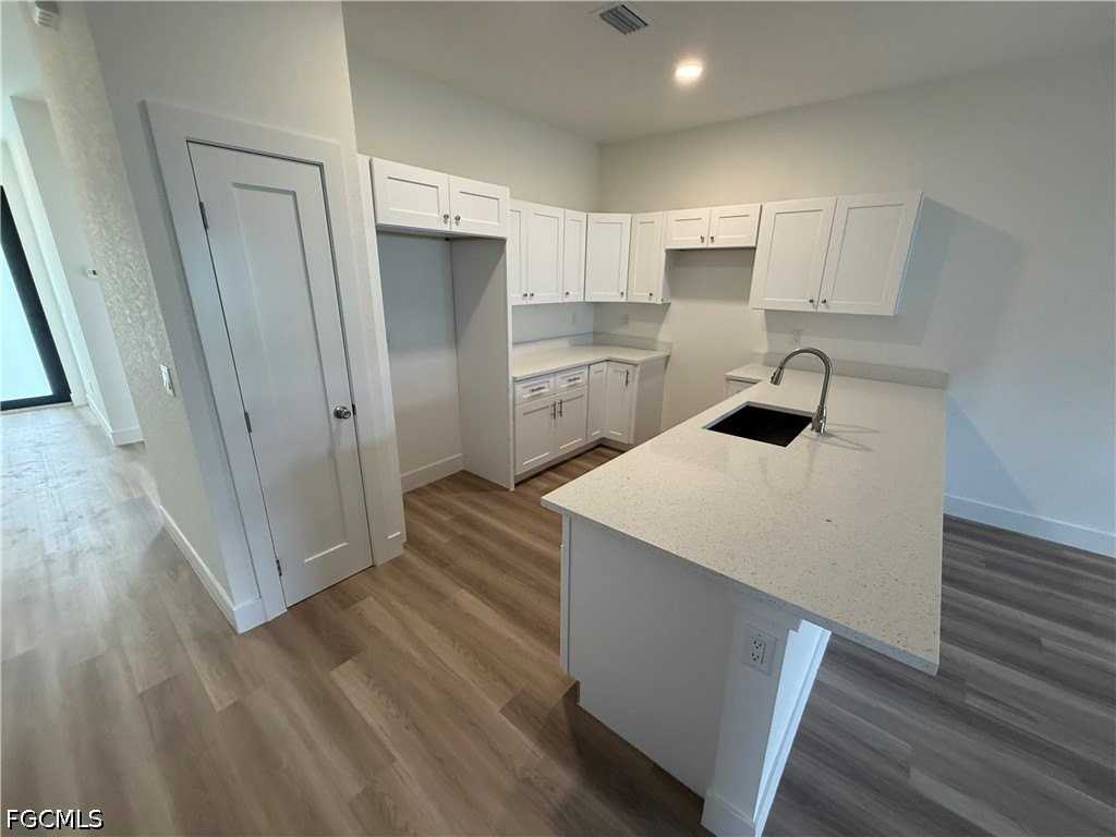 227 Ivan Ave S - Photo 4 of 16