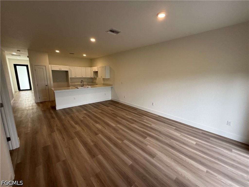 227 Ivan Ave S - Photo 5 of 16