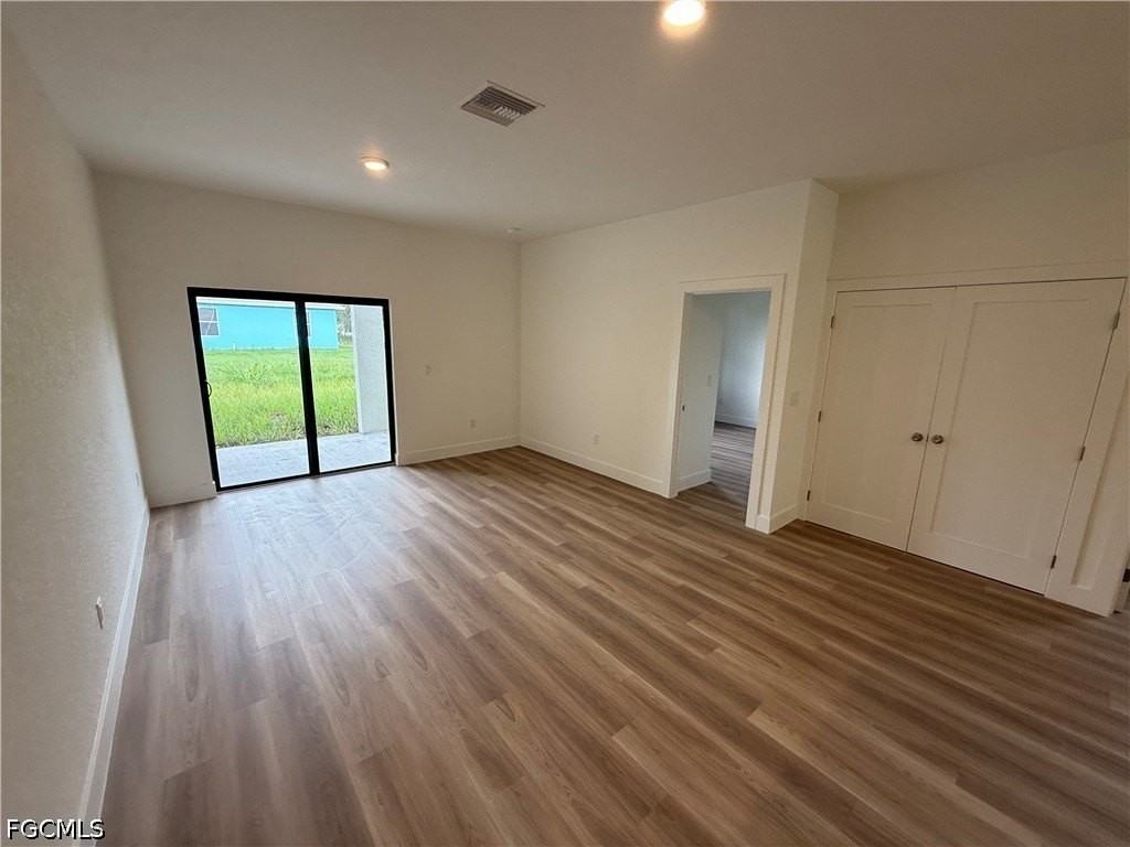 227 Ivan Ave S - Photo 6 of 16