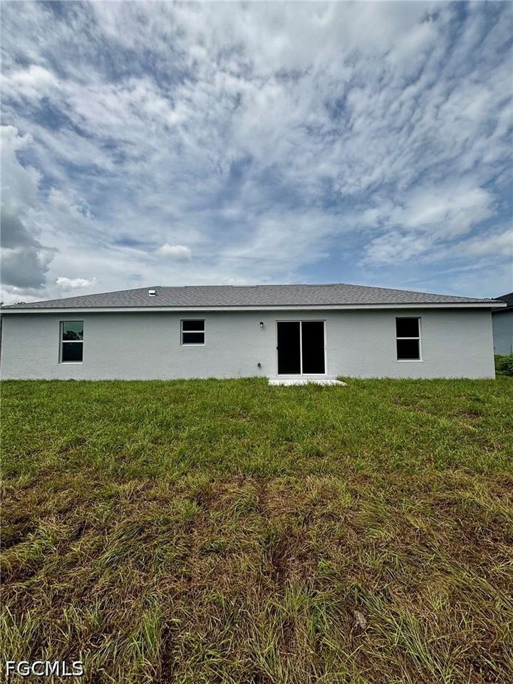709 Ledge St - Photo 4 of 33