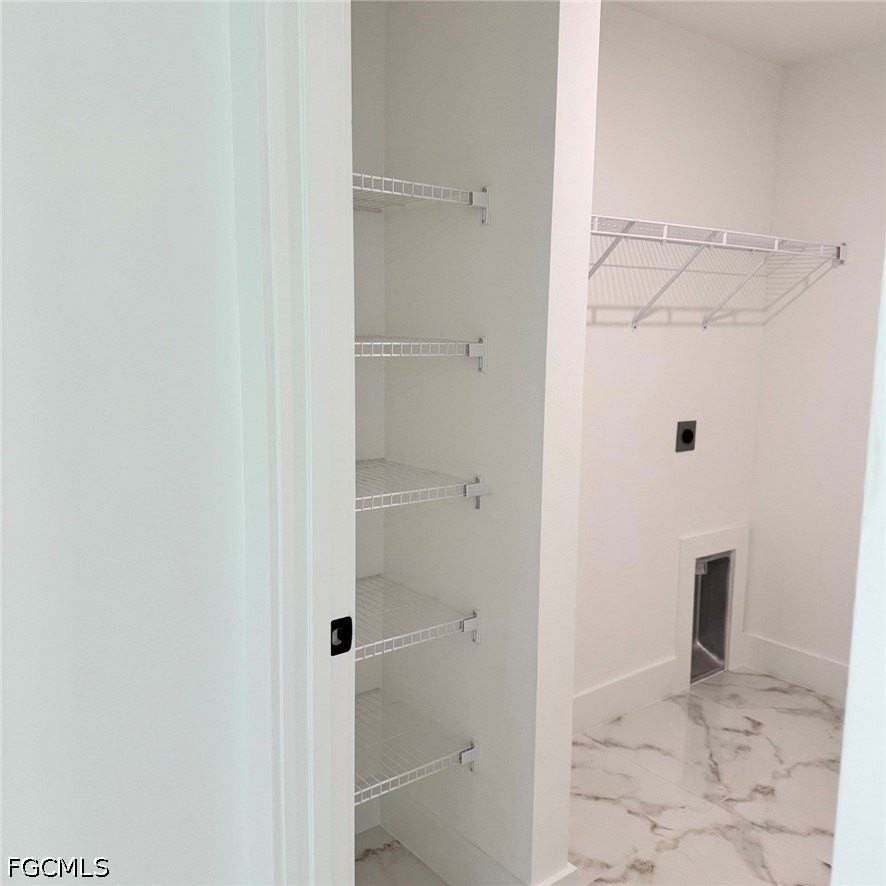 709 Ledge St - Photo 6 of 33