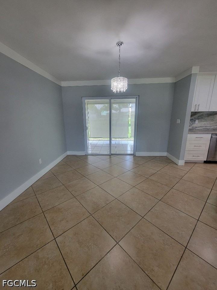 203 Redcliff Ave - Photo 4 of 17
