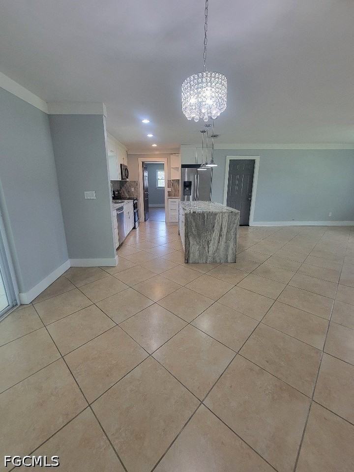 203 Redcliff Ave - Photo 5 of 17