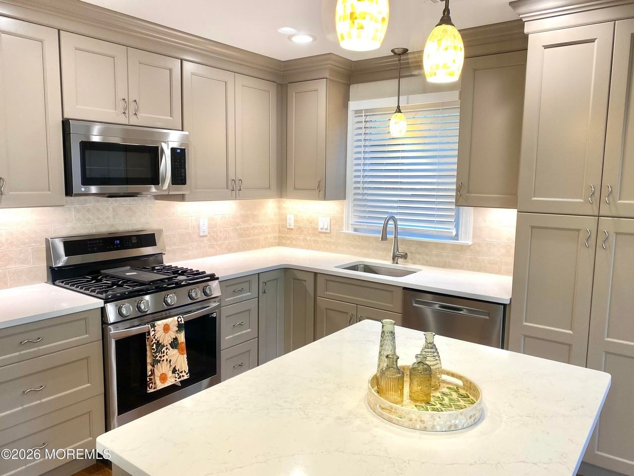 508 Mccabe Ave - Photo 5 of 19