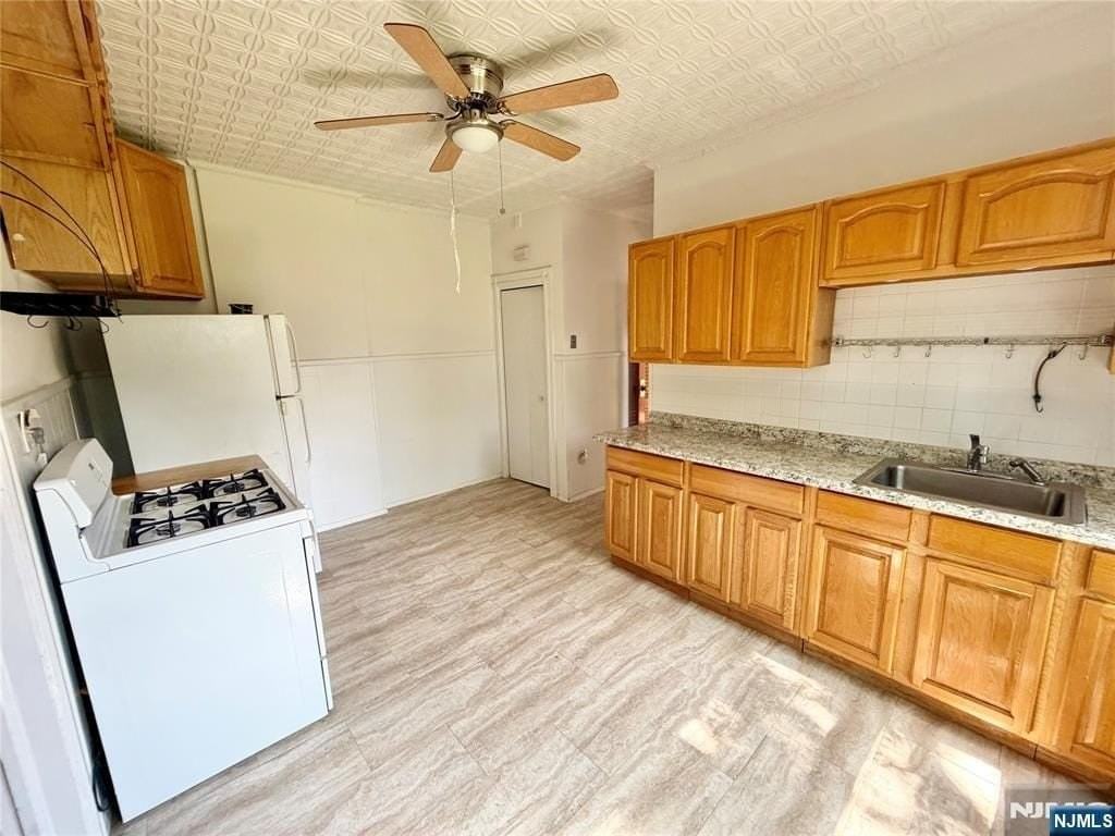 4 Swaine Pl - Photo 4 of 19