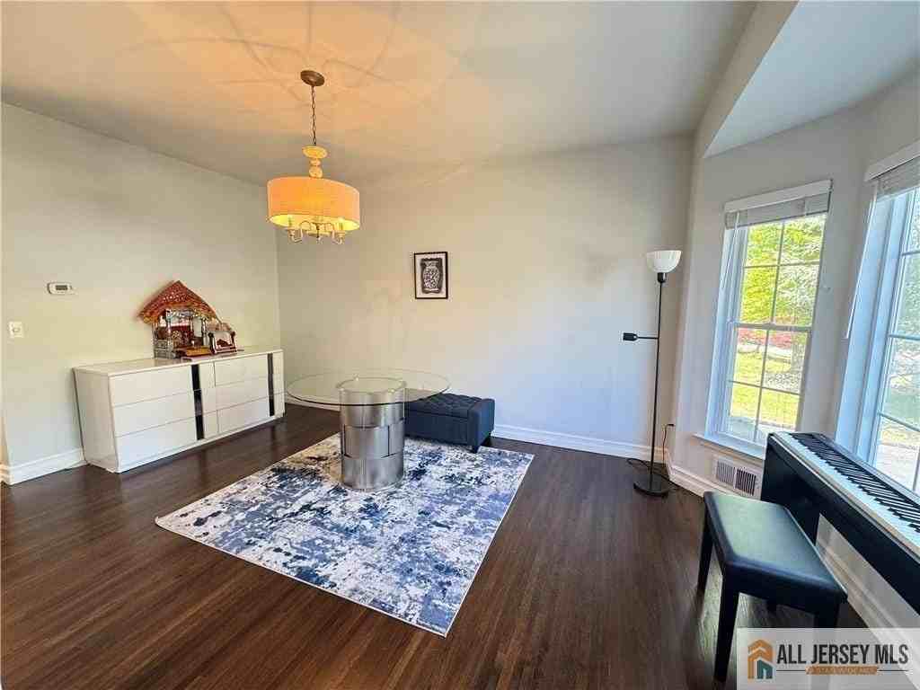 432 Jarrard St - Photo 7 of 40