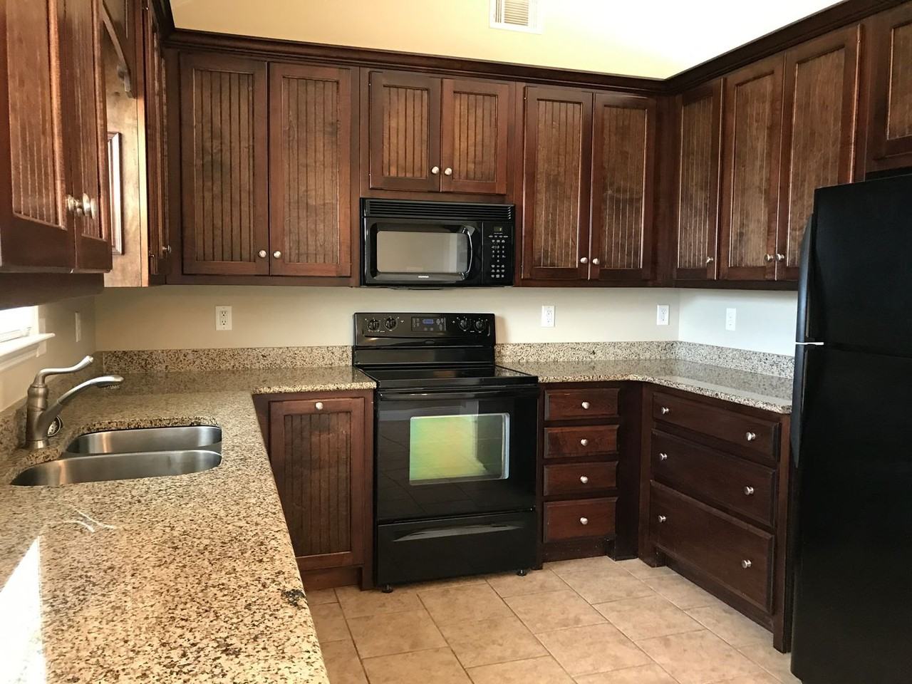 4916 Grant Dr - Photo 2 of 18