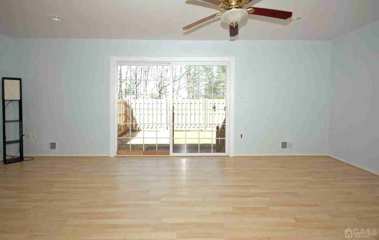 48 Astor Ct - Photo 6 of 26