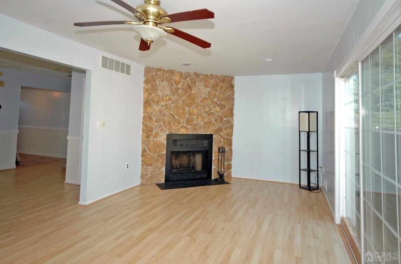 48 Astor Ct - Photo 7 of 26