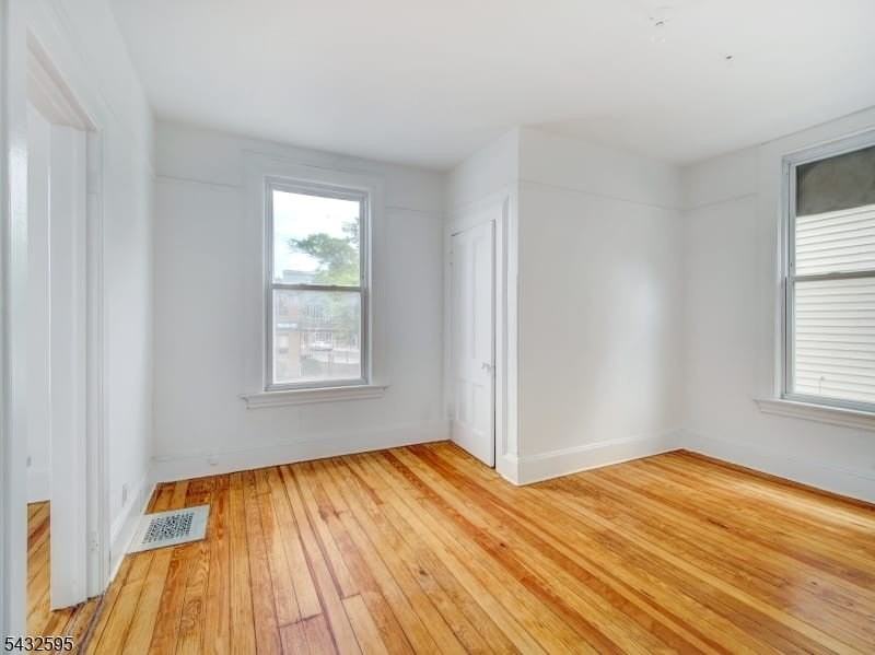 444 N Broad St - Photo 7 of 23