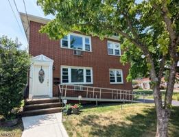 featured image of 52 Mechanic St
