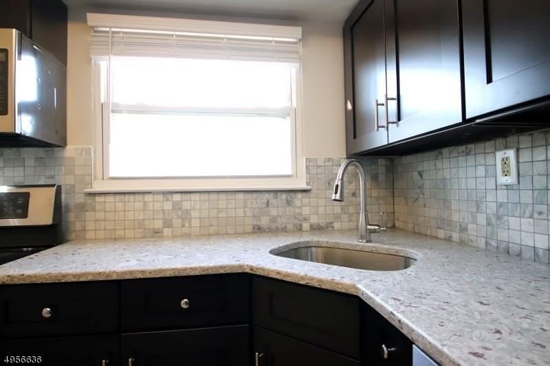 515 Andria Ave - Photo 4 of 20