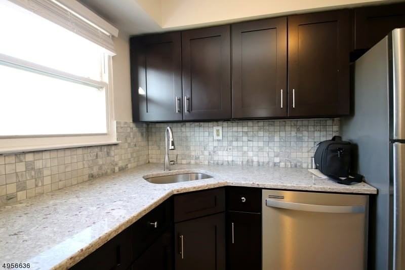 515 Andria Ave - Photo 5 of 20