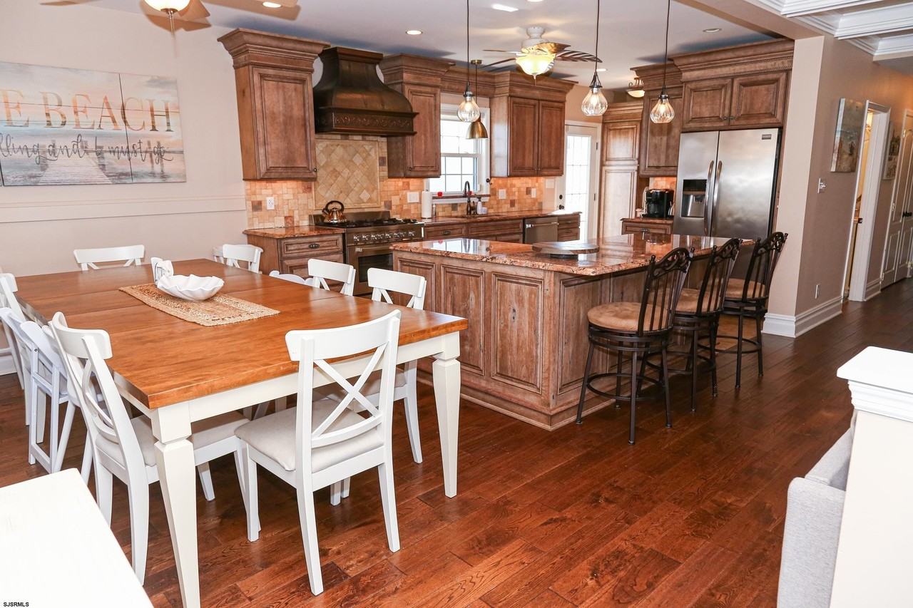 5216 Waterview Dr - Photo 4 of 50