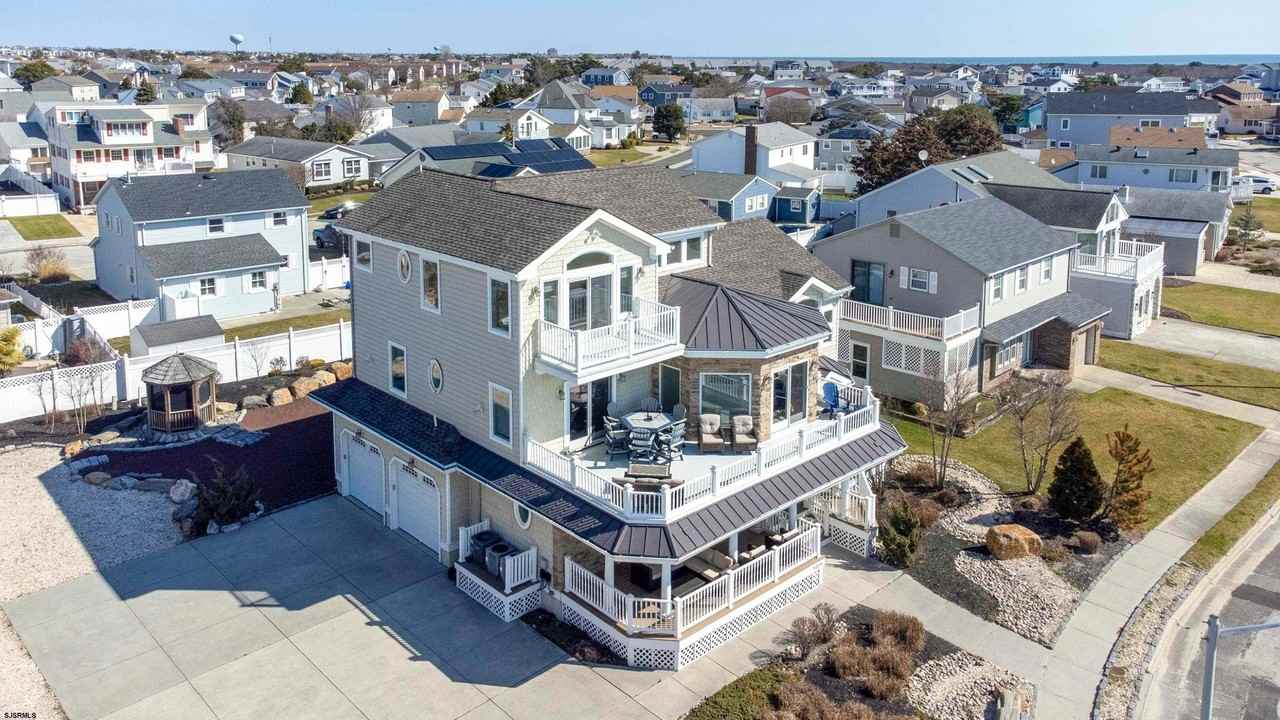 5219 Sea Spray Rd - Photo 2 of 39