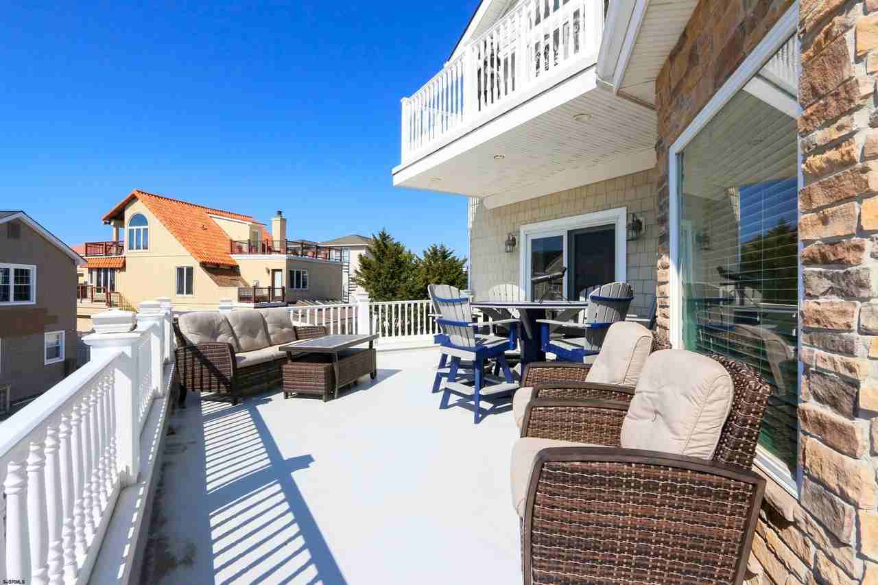 5219 Sea Spray Rd - Photo 6 of 39