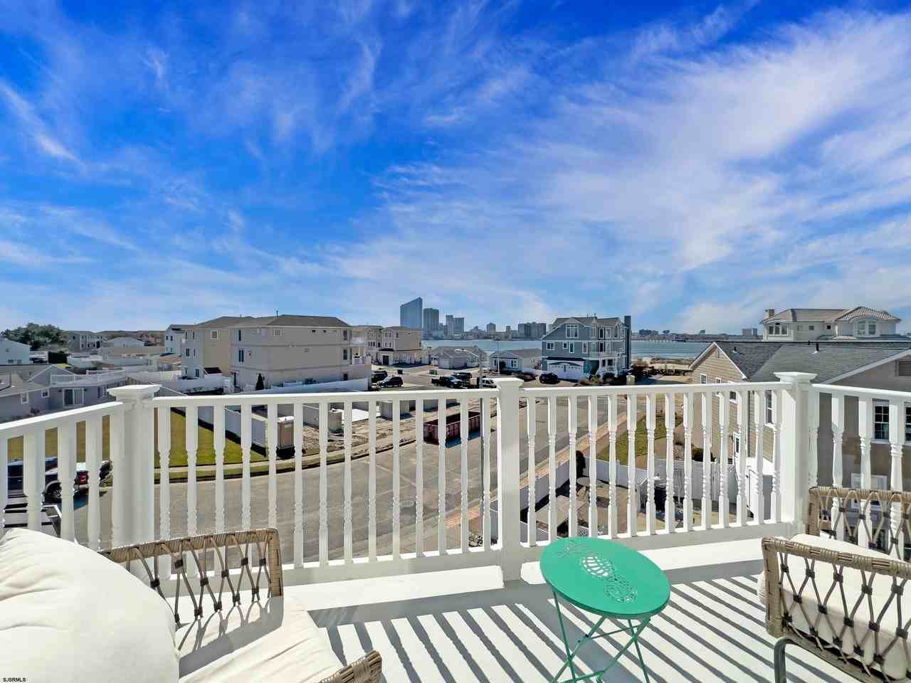 5219 Sea Spray Rd - Photo 7 of 39