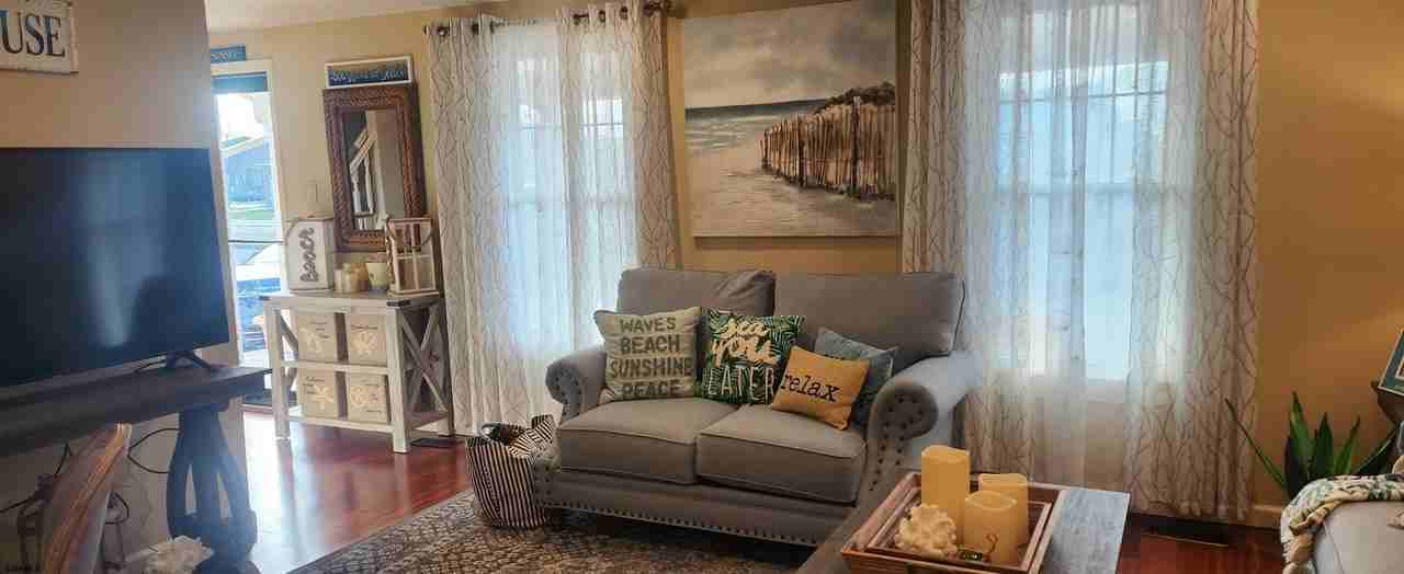 5217 Harbor Beach Blvd - Photo 4 of 38