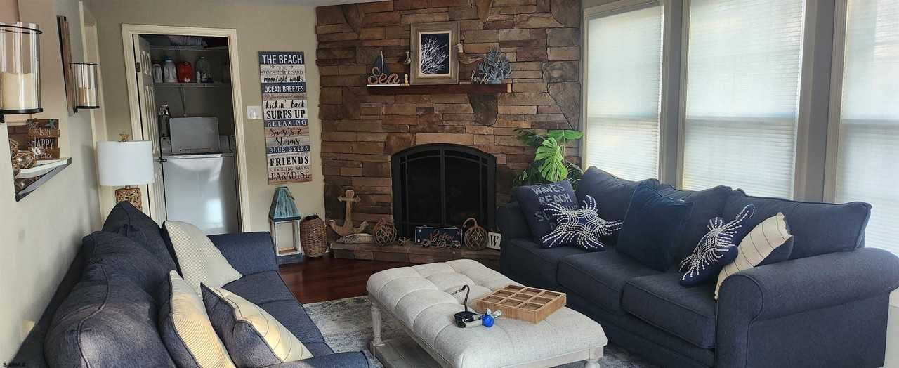 5217 Harbor Beach Blvd - Photo 7 of 38