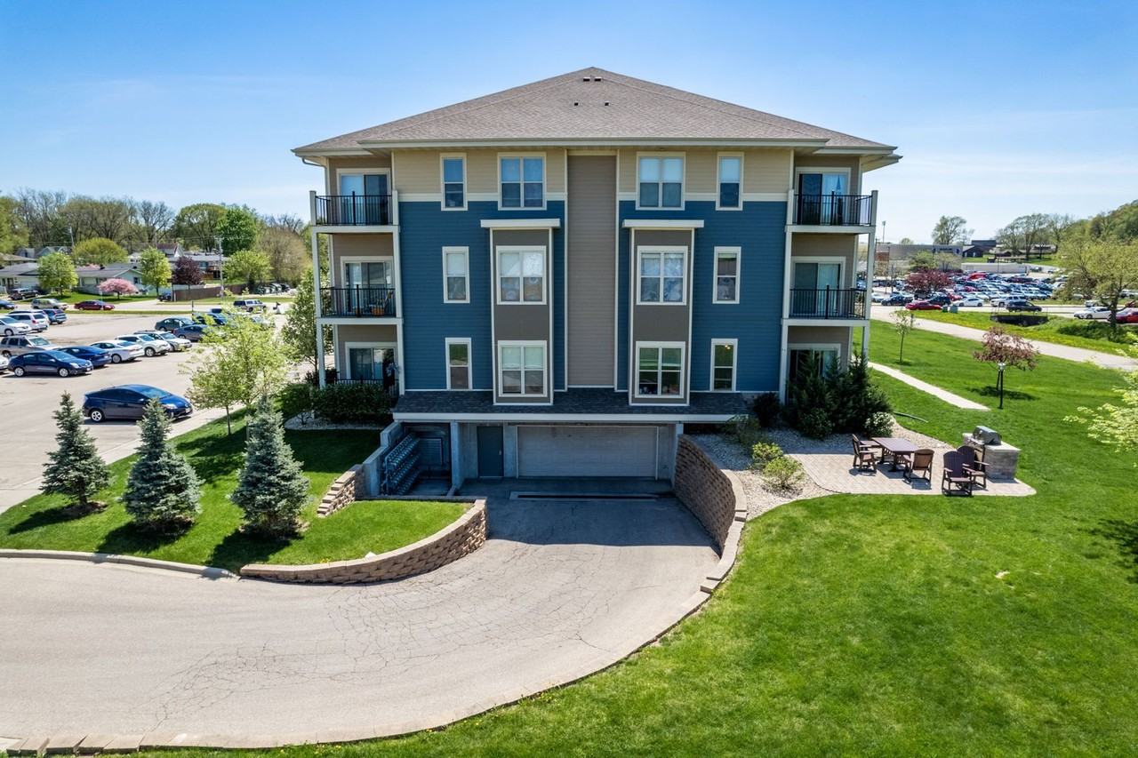 Farwell Place - Photo 6 of 22