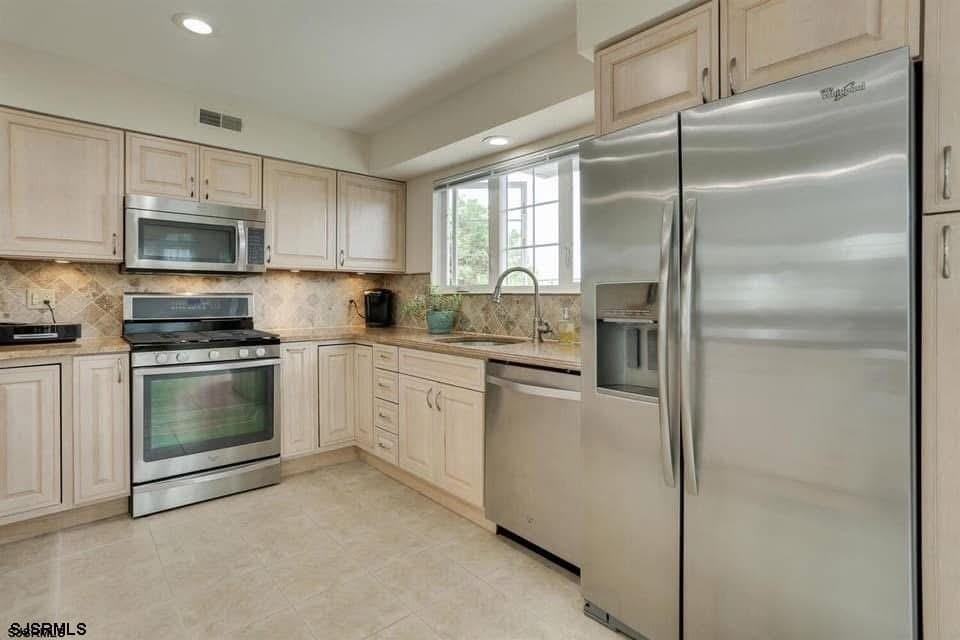 433 Albacore Ln - Photo 7 of 22